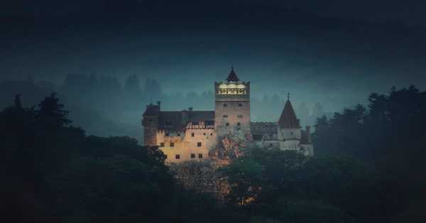 Bran Castle (Dracula’s Castle),Transylvania, Romania Travel Guide : Food, hotel, Cost, Weather & geography, History, language, culture, things to see and do and how to reach